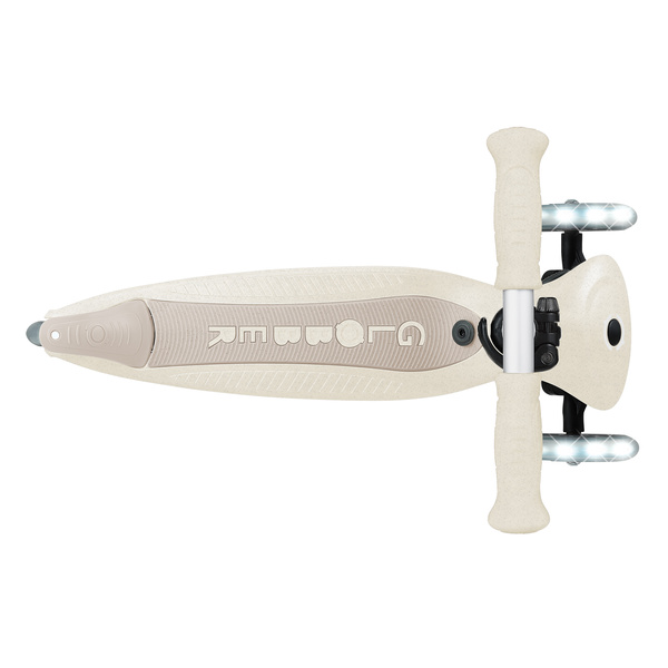 Hulajnoga trójkołowa z siedziskiem Globber GO•UP ACTIVE LIGHTS ECOLOGIC – Coconut (745-566)