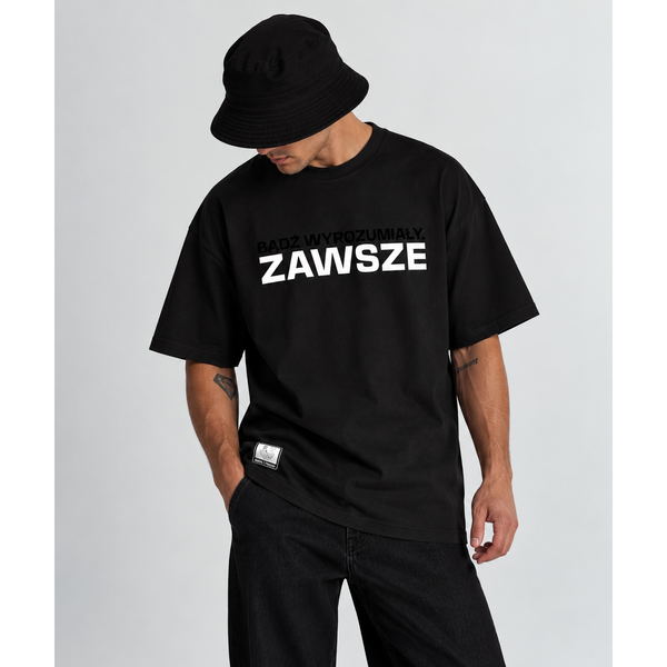TETRYCY 'BĄDŹ WYROZUMIAŁY. ZAWSZE' - t-shirt oversize czarny