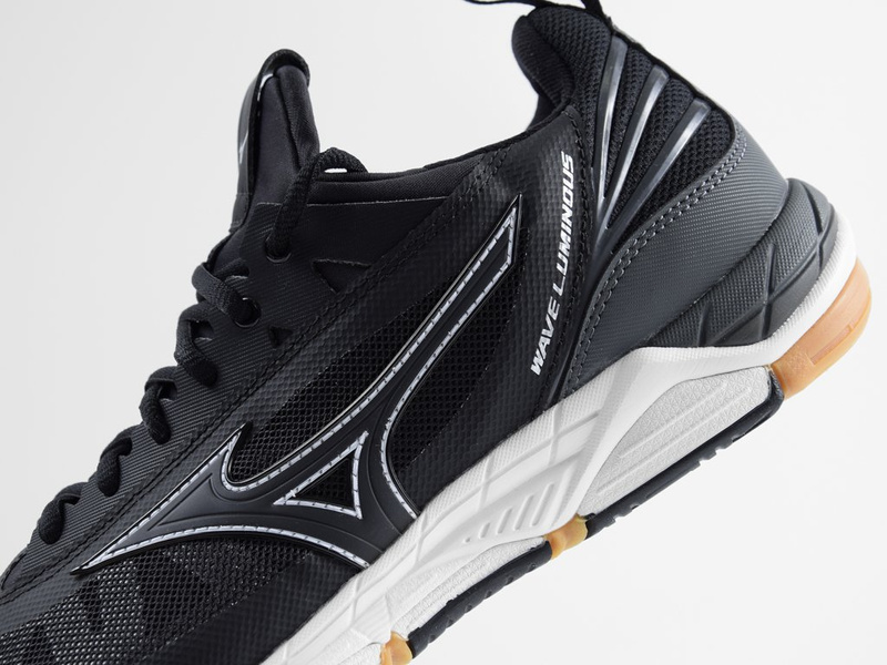 Buty halowe Mizuno Wave Luminous, czarne