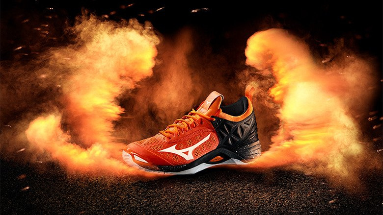 Buty do siatkówki Mizuno Wave Momentum - pomarańczowo-czarne